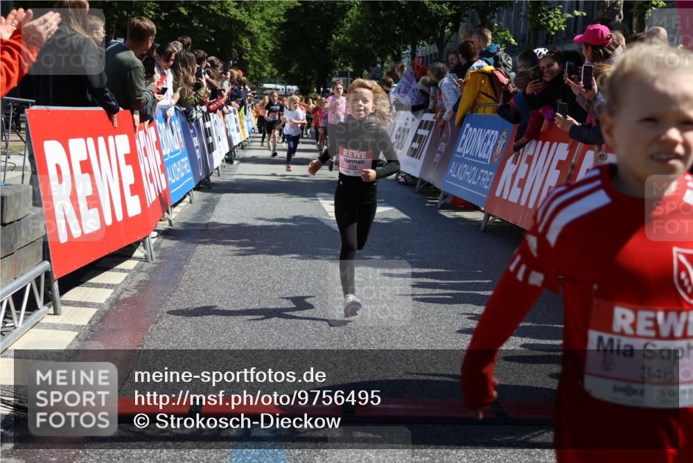 14.06.2026 - REWE Women's Run Strokosch-Dieckow http://msf.ph/oto/9756495 14.06.2026 11:36:37 Ziel 133, 138, 187, 256, 312, 346 meine-sportfotos.de