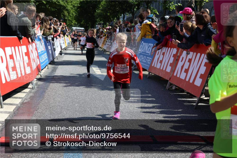 14.06.2026 - REWE Women's Run Strokosch-Dieckow http://msf.ph/oto/9756544 14.06.2026 11:36:36 Ziel 106, 138, 256, 312, 346 meine-sportfotos.de