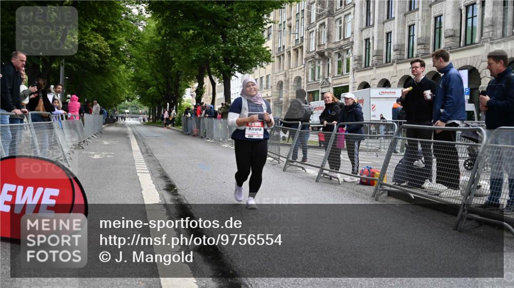 14.06.2026 - REWE Women's Run J. Mangold http://msf.ph/oto/9756554 14.06.2026 10:37:03 Ziel 10176 meine-sportfotos.de