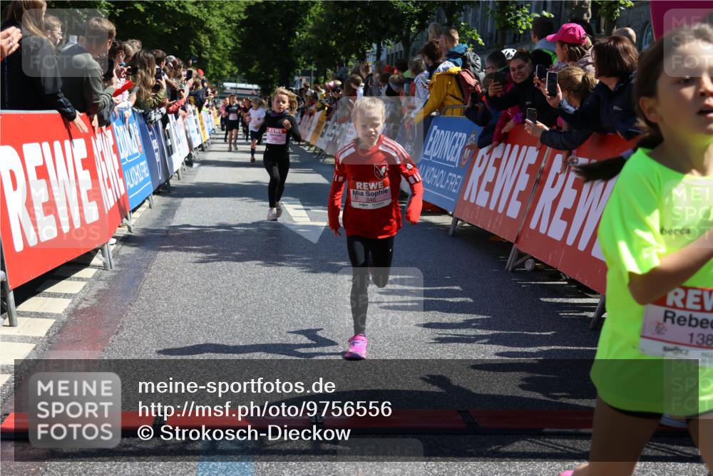 14.06.2026 - REWE Women's Run Strokosch-Dieckow http://msf.ph/oto/9756556 14.06.2026 11:36:36 Ziel 106, 138, 256, 312, 346 meine-sportfotos.de