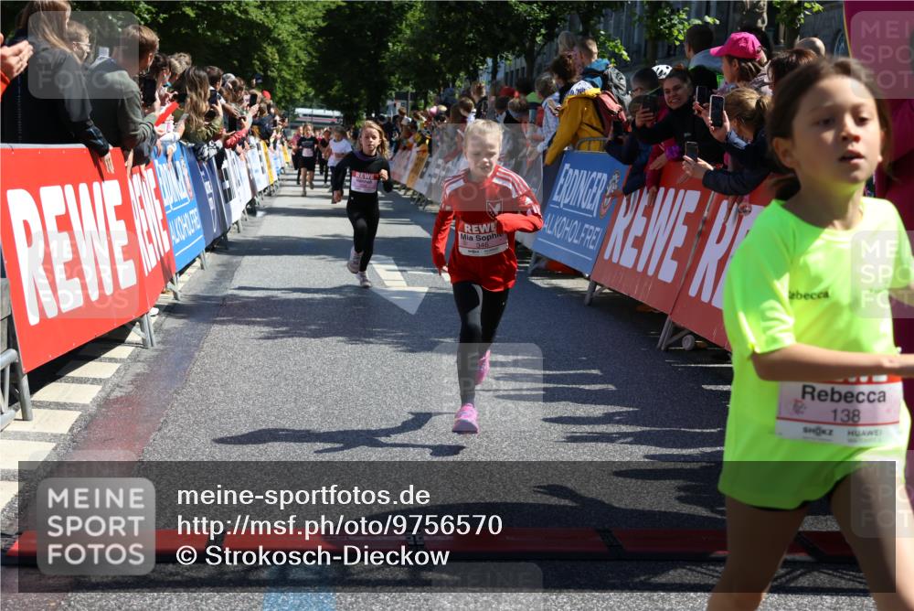 14.06.2026 - REWE Women's Run Strokosch-Dieckow http://msf.ph/oto/9756570 14.06.2026 11:36:36 Ziel 106, 138, 256, 312, 346 meine-sportfotos.de