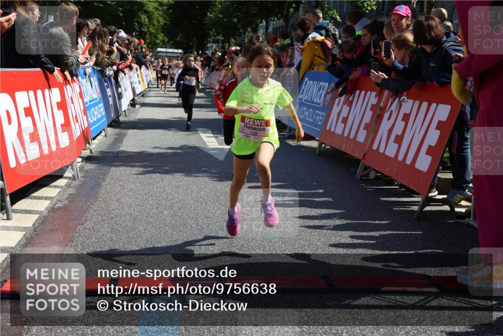 14.06.2026 - REWE Women's Run Strokosch-Dieckow http://msf.ph/oto/9756638 14.06.2026 11:36:35 Ziel 106, 138, 256, 312, 346 meine-sportfotos.de
