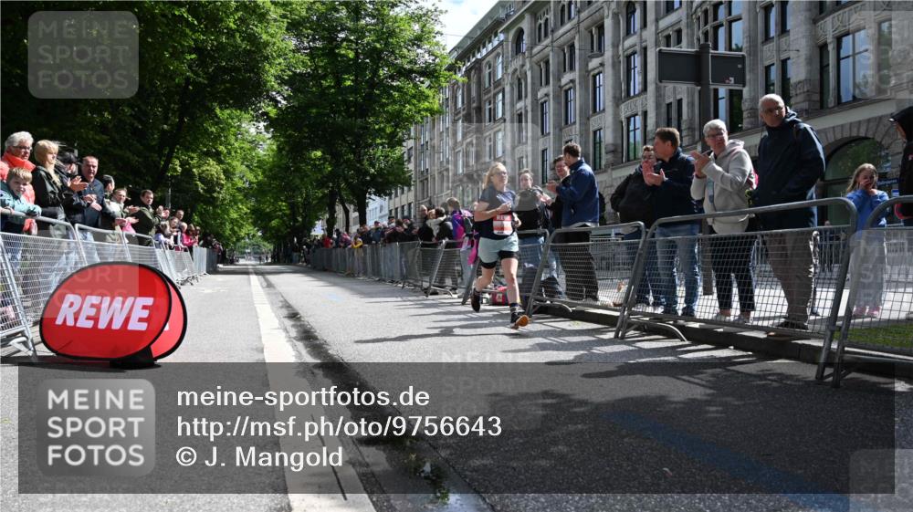 14.06.2026 - REWE Women's Run J. Mangold http://msf.ph/oto/9756643 14.06.2026 10:49:59 Ziel 5504, 6063 meine-sportfotos.de