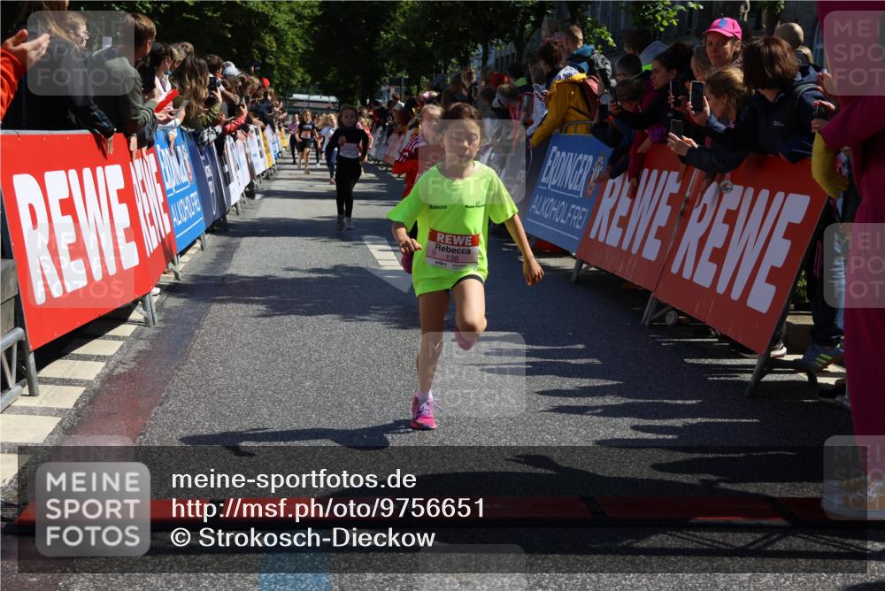 14.06.2026 - REWE Women's Run Strokosch-Dieckow http://msf.ph/oto/9756651 14.06.2026 11:36:35 Ziel 106, 138, 256, 312, 346 meine-sportfotos.de