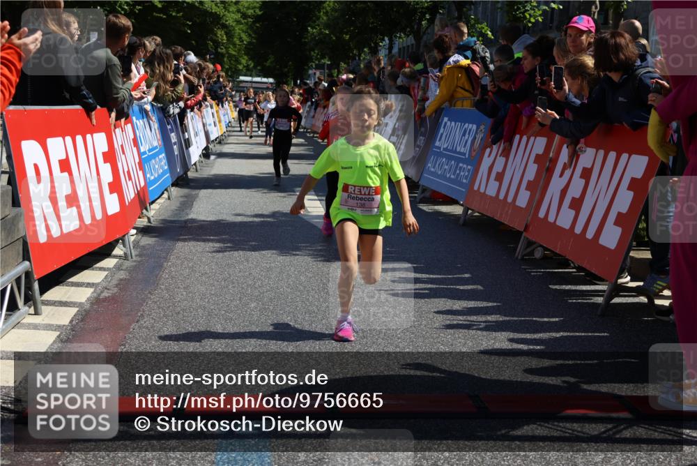 14.06.2026 - REWE Women's Run Strokosch-Dieckow http://msf.ph/oto/9756665 14.06.2026 11:36:35 Ziel 106, 138, 256, 312, 346 meine-sportfotos.de