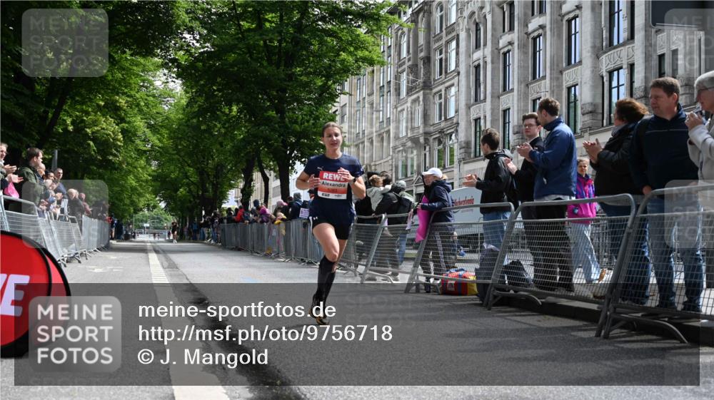 14.06.2026 - REWE Women's Run J. Mangold http://msf.ph/oto/9756718 14.06.2026 10:51:04 Ziel 5068, 5263 meine-sportfotos.de