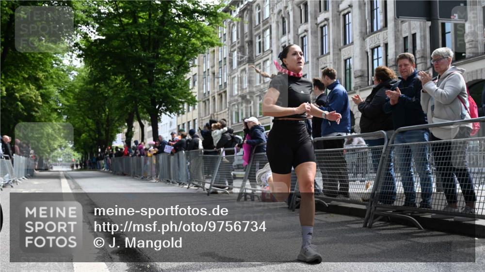 14.06.2026 - REWE Women's Run J. Mangold http://msf.ph/oto/9756734 14.06.2026 10:51:16 Ziel 6049 meine-sportfotos.de
