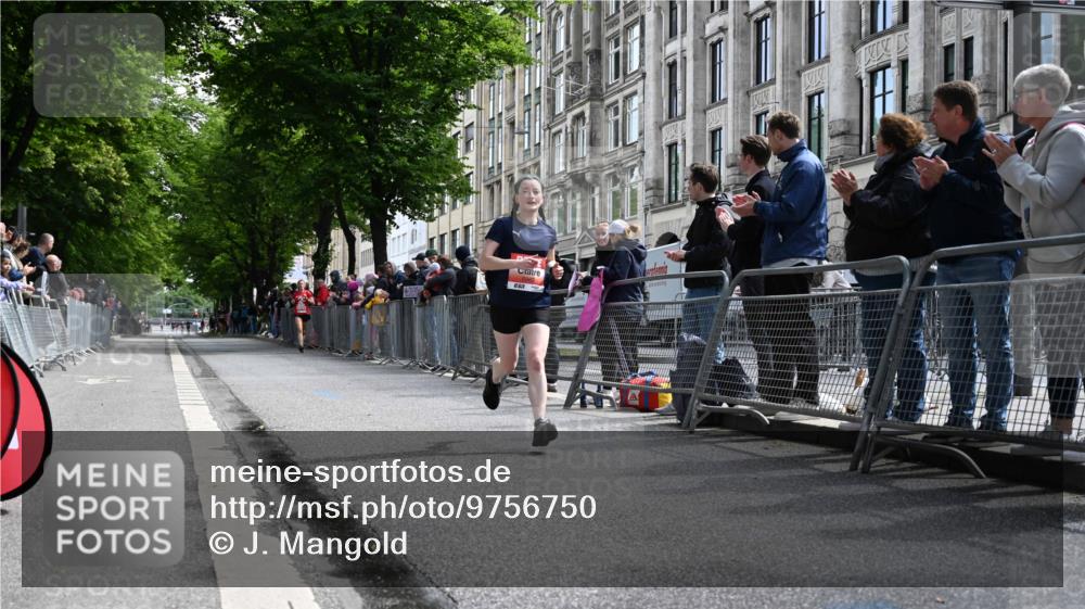 14.06.2026 - REWE Women's Run J. Mangold http://msf.ph/oto/9756750 14.06.2026 10:51:44 Ziel 5093, 5982, 5995 meine-sportfotos.de