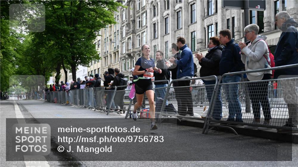 14.06.2026 - REWE Women's Run J. Mangold http://msf.ph/oto/9756783 14.06.2026 10:52:01 Ziel 6051 meine-sportfotos.de