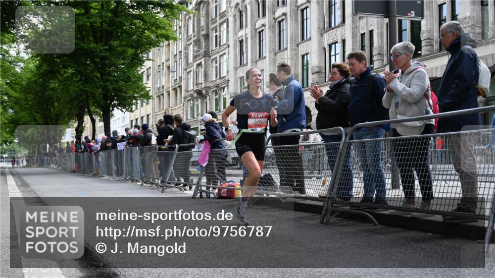 14.06.2026 - REWE Women's Run J. Mangold http://msf.ph/oto/9756787 14.06.2026 10:52:01 Ziel 6051 meine-sportfotos.de