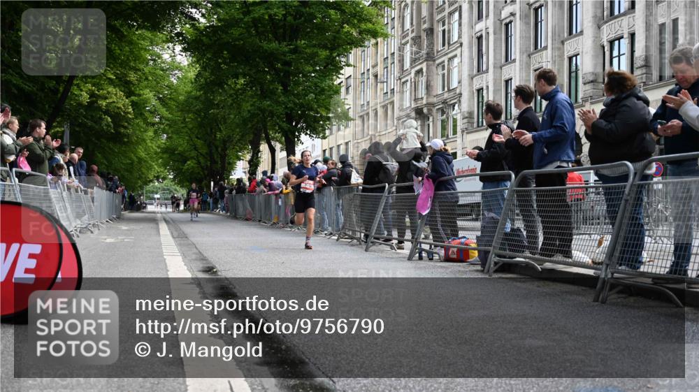 14.06.2026 - REWE Women's Run J. Mangold http://msf.ph/oto/9756790 14.06.2026 10:52:16 Ziel 5682 meine-sportfotos.de