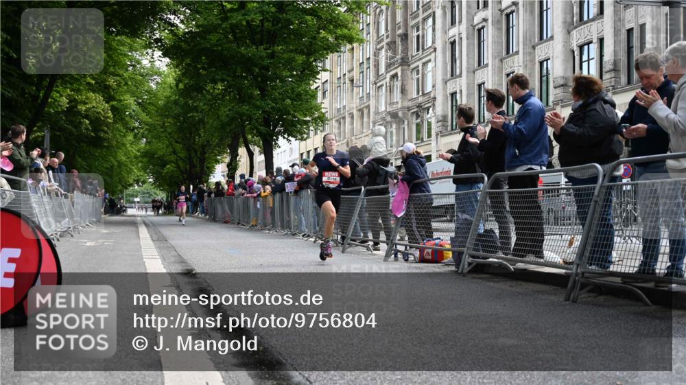 14.06.2026 - REWE Women's Run J. Mangold http://msf.ph/oto/9756804 14.06.2026 10:52:17 Ziel 5682 meine-sportfotos.de