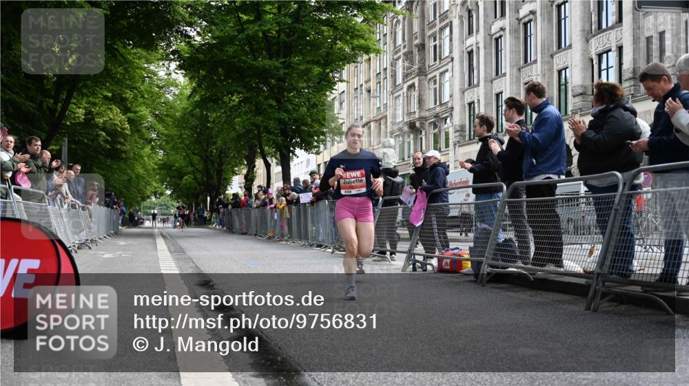 14.06.2026 - REWE Women's Run J. Mangold http://msf.ph/oto/9756831 14.06.2026 10:52:24 Ziel 5361, 5458 meine-sportfotos.de