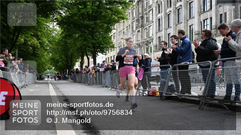 14.06.2026 - REWE Women's Run J. Mangold http://msf.ph/oto/9756834 14.06.2026 10:52:24 Ziel 5361, 5458 meine-sportfotos.de