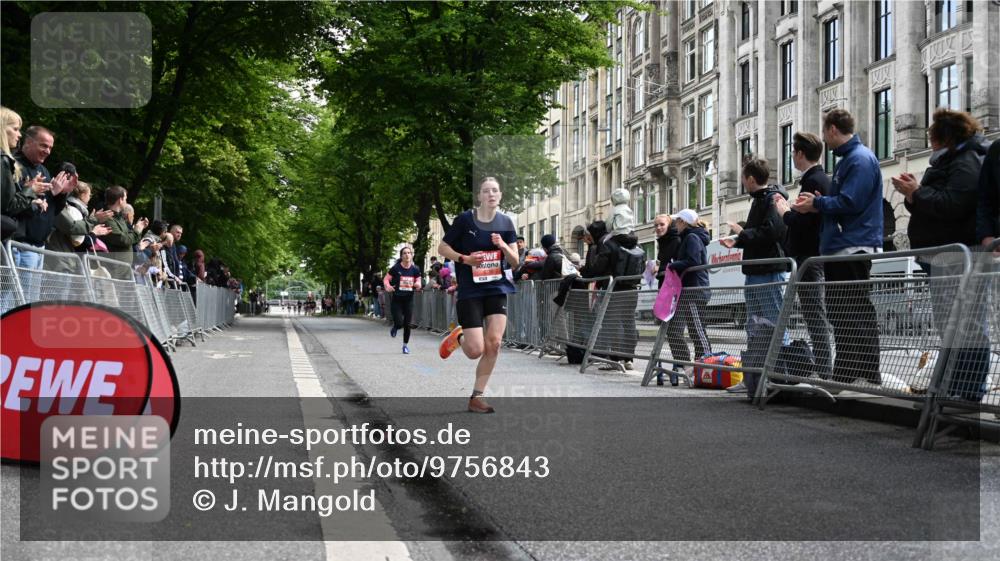 14.06.2026 - REWE Women's Run J. Mangold http://msf.ph/oto/9756843 14.06.2026 10:52:34 Ziel 5231, 5336 meine-sportfotos.de