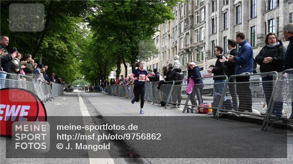 14.06.2026 - REWE Women's Run J. Mangold http://msf.ph/oto/9756862 14.06.2026 10:52:36 Ziel 5231, 5336 meine-sportfotos.de