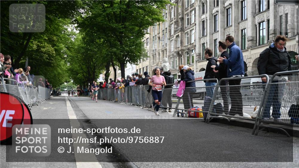 14.06.2026 - REWE Women's Run J. Mangold http://msf.ph/oto/9756887 14.06.2026 10:52:54 Ziel 5306, 5694, 5990 meine-sportfotos.de
