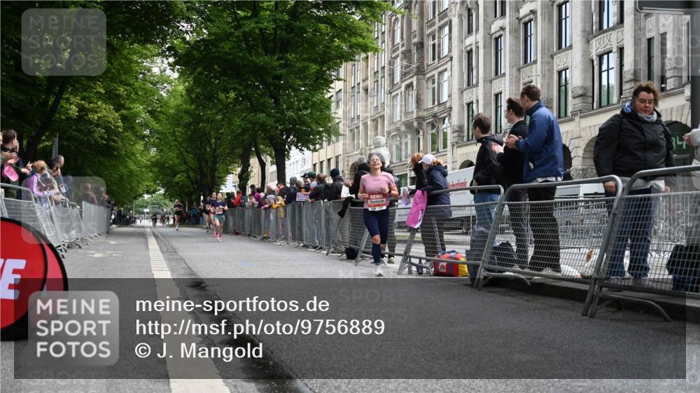 14.06.2026 - REWE Women's Run J. Mangold http://msf.ph/oto/9756889 14.06.2026 10:52:54 Ziel 5306, 5694, 5990 meine-sportfotos.de