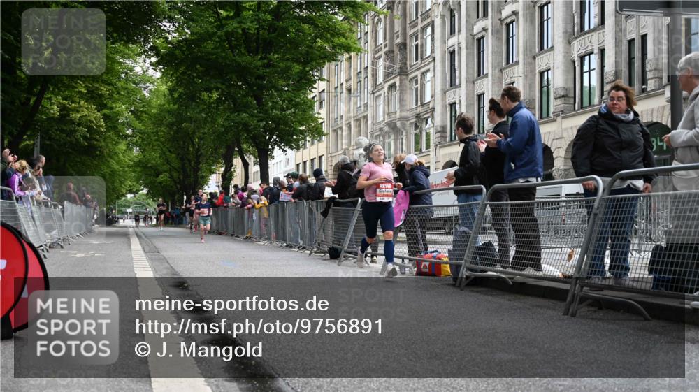14.06.2026 - REWE Women's Run J. Mangold http://msf.ph/oto/9756891 14.06.2026 10:52:54 Ziel 5306, 5694, 5990 meine-sportfotos.de