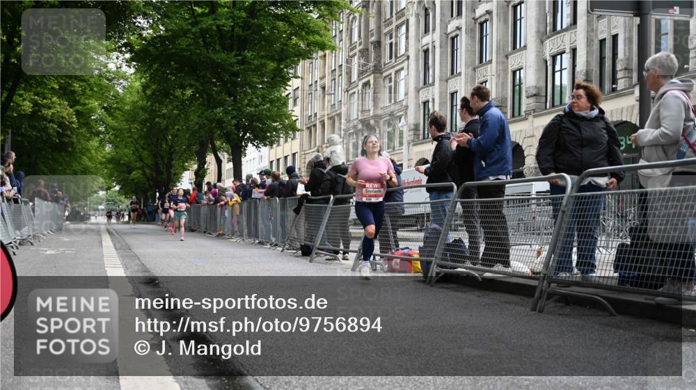 14.06.2026 - REWE Women's Run J. Mangold http://msf.ph/oto/9756894 14.06.2026 10:52:54 Ziel 5306, 5694, 5990 meine-sportfotos.de
