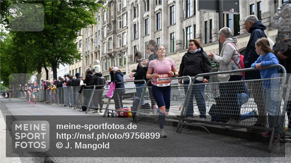 14.06.2026 - REWE Women's Run J. Mangold http://msf.ph/oto/9756899 14.06.2026 10:52:55 Ziel 5306, 5694, 5815, 5990 meine-sportfotos.de
