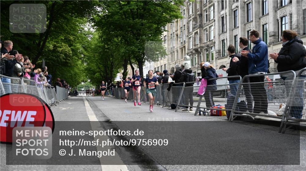 14.06.2026 - REWE Women's Run J. Mangold http://msf.ph/oto/9756909 14.06.2026 10:52:57 Ziel 5306, 5694, 5815, 5990 meine-sportfotos.de
