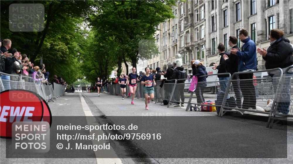 14.06.2026 - REWE Women's Run J. Mangold http://msf.ph/oto/9756916 14.06.2026 10:52:58 Ziel 5306, 5493, 5694, 5815, 5990 meine-sportfotos.de