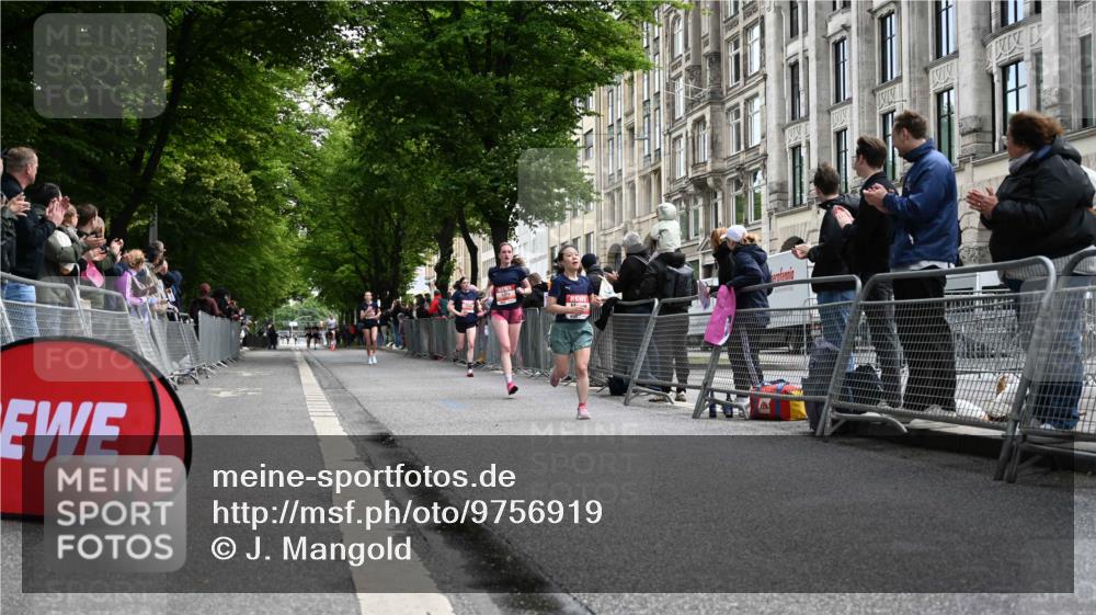 14.06.2026 - REWE Women's Run J. Mangold http://msf.ph/oto/9756919 14.06.2026 10:52:58 Ziel 5306, 5493, 5694, 5815, 5990 meine-sportfotos.de