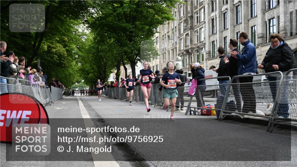 14.06.2026 - REWE Women's Run J. Mangold http://msf.ph/oto/9756925 14.06.2026 10:52:58 Ziel 5306, 5493, 5694, 5815, 5990 meine-sportfotos.de