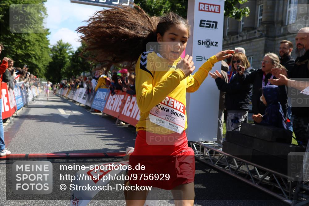 14.06.2026 - REWE Women's Run Strokosch-Dieckow http://msf.ph/oto/9756929 14.06.2026 11:36:13 Ziel 307 meine-sportfotos.de