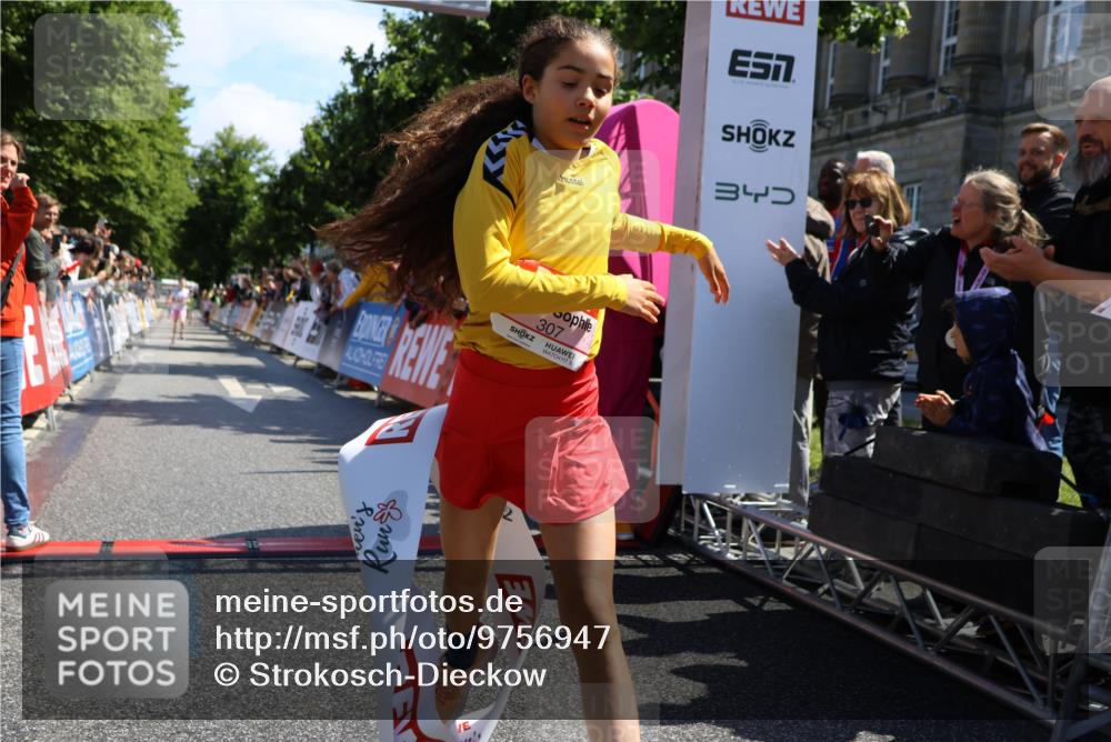 14.06.2026 - REWE Women's Run Strokosch-Dieckow http://msf.ph/oto/9756947 14.06.2026 11:36:13 Ziel 307 meine-sportfotos.de