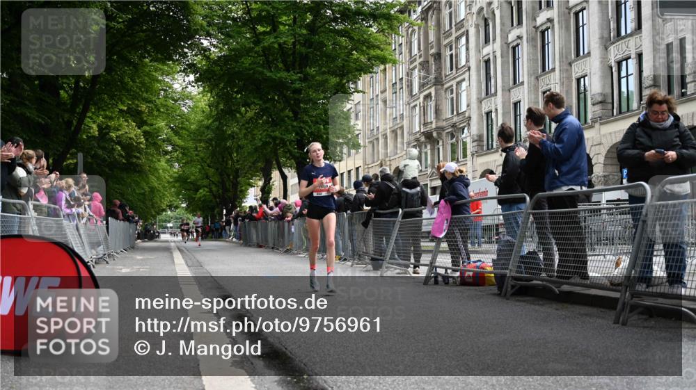 14.06.2026 - REWE Women's Run J. Mangold http://msf.ph/oto/9756961 14.06.2026 10:53:03 Ziel 5493, 5694, 5815, 5990 meine-sportfotos.de