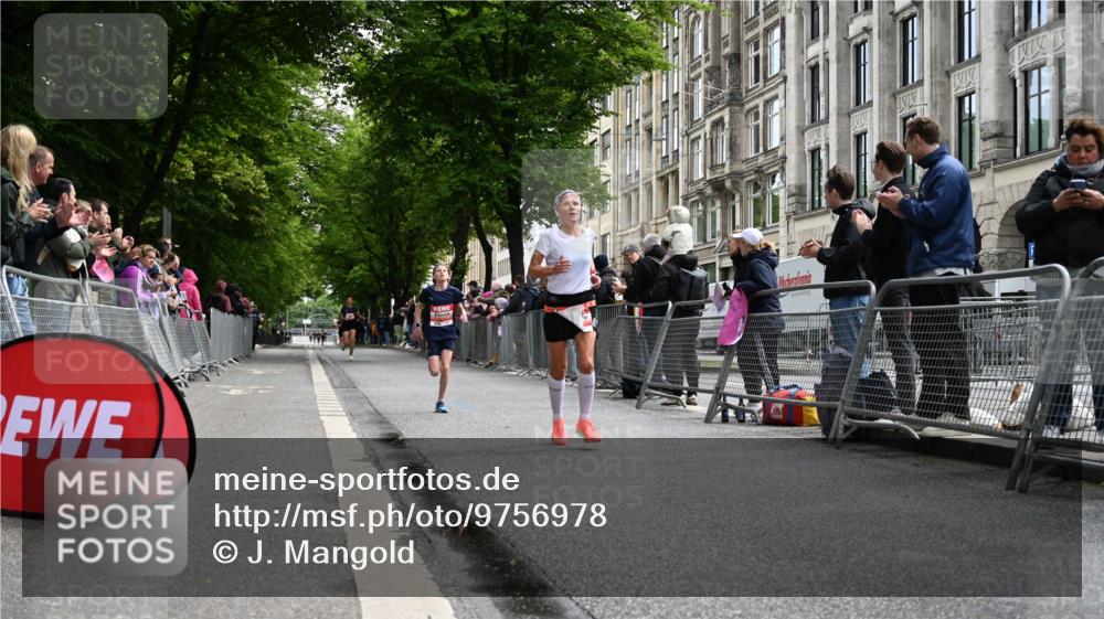 14.06.2026 - REWE Women's Run J. Mangold http://msf.ph/oto/9756978 14.06.2026 10:53:12 Ziel 5026, 5978 meine-sportfotos.de