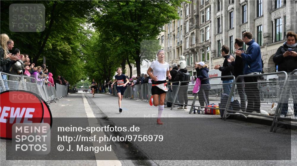 14.06.2026 - REWE Women's Run J. Mangold http://msf.ph/oto/9756979 14.06.2026 10:53:12 Ziel 5026, 5978 meine-sportfotos.de