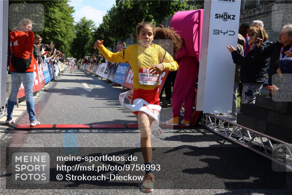 14.06.2026 - REWE Women's Run Strokosch-Dieckow http://msf.ph/oto/9756993 14.06.2026 11:36:13 Ziel 307 meine-sportfotos.de