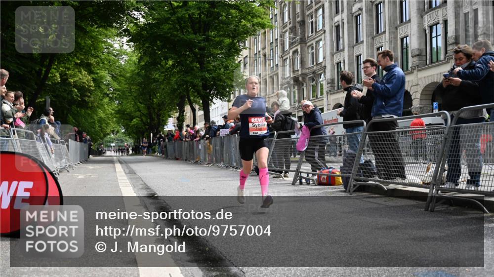 14.06.2026 - REWE Women's Run J. Mangold http://msf.ph/oto/9757004 14.06.2026 10:53:26 Ziel 5786 meine-sportfotos.de