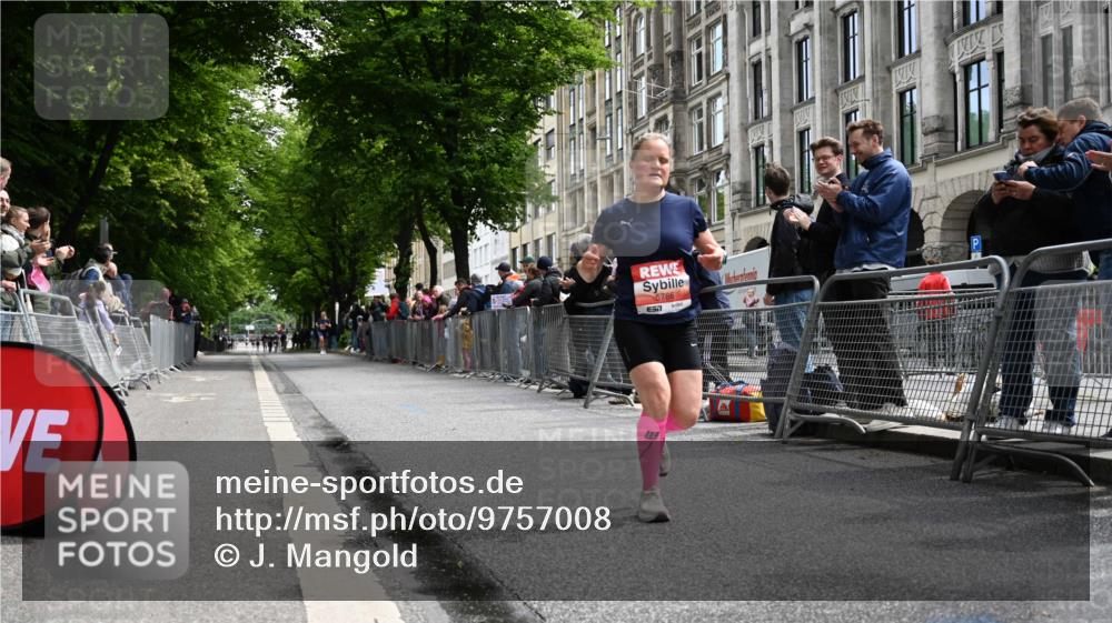 14.06.2026 - REWE Women's Run J. Mangold http://msf.ph/oto/9757008 14.06.2026 10:53:27 Ziel 5786 meine-sportfotos.de