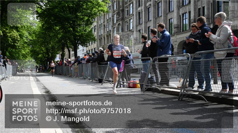 14.06.2026 - REWE Women's Run J. Mangold http://msf.ph/oto/9757018 14.06.2026 10:53:39 Ziel 5164, 5975 meine-sportfotos.de