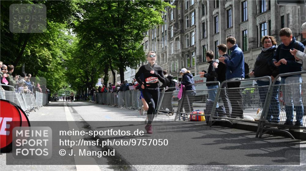 14.06.2026 - REWE Women's Run J. Mangold http://msf.ph/oto/9757050 14.06.2026 10:53:54 Ziel 5477, 5652, 5860 meine-sportfotos.de