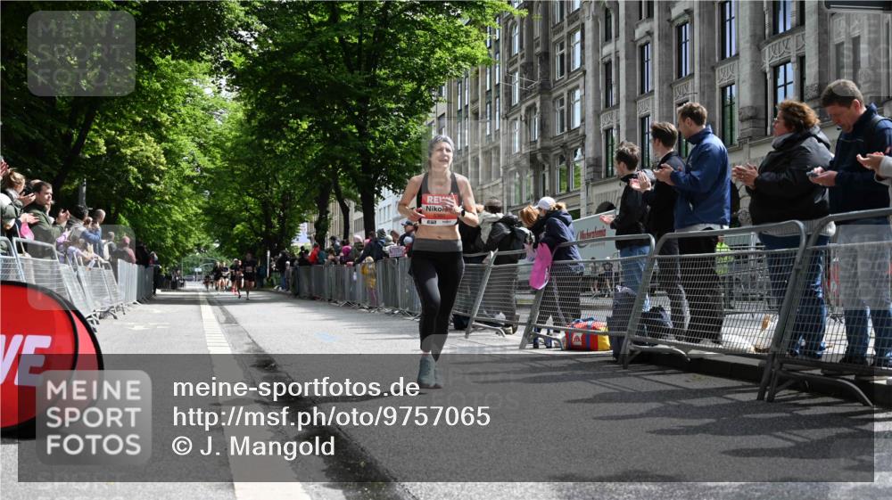 14.06.2026 - REWE Women's Run J. Mangold http://msf.ph/oto/9757065 14.06.2026 10:54:07 Ziel 5380 meine-sportfotos.de