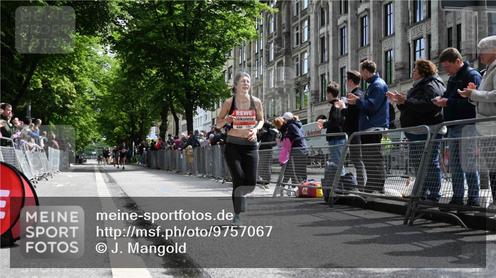 14.06.2026 - REWE Women's Run J. Mangold http://msf.ph/oto/9757067 14.06.2026 10:54:08 Ziel 5380 meine-sportfotos.de