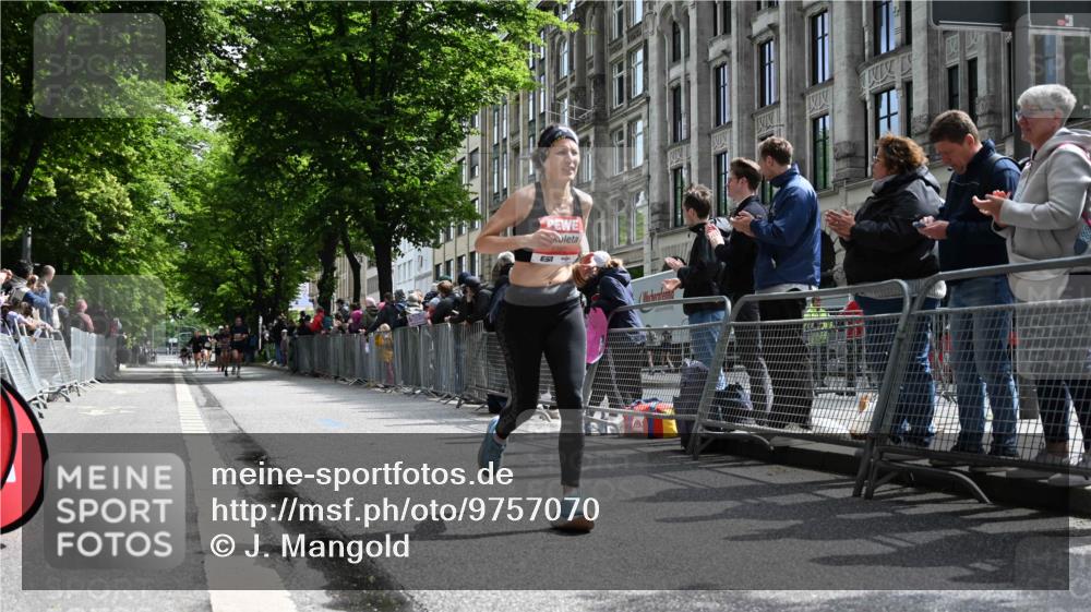 14.06.2026 - REWE Women's Run J. Mangold http://msf.ph/oto/9757070 14.06.2026 10:54:08 Ziel 5380 meine-sportfotos.de