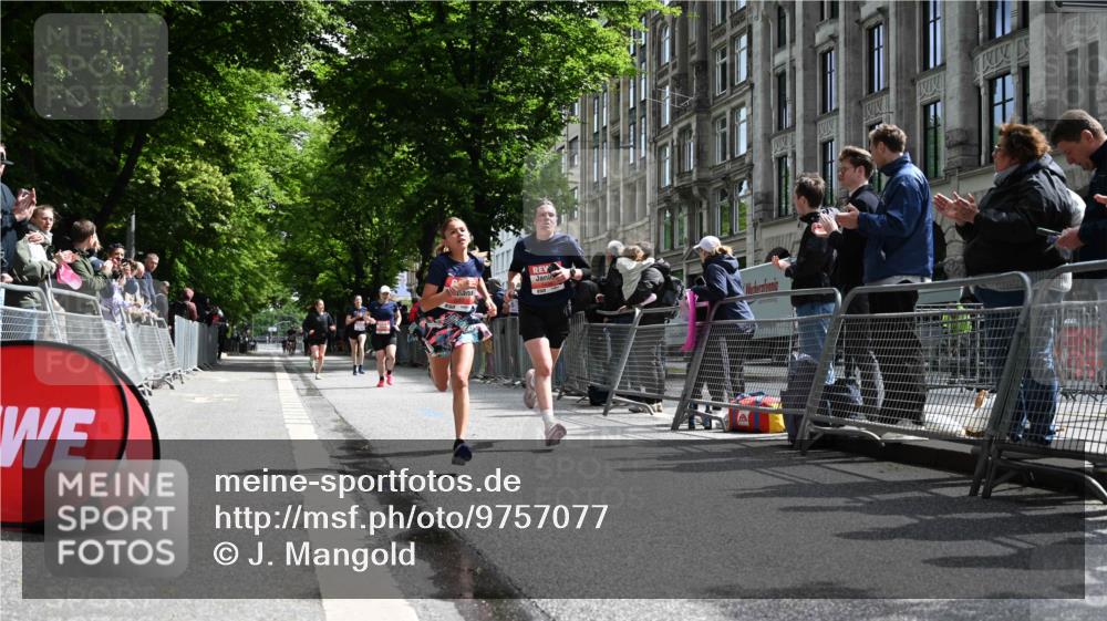 14.06.2026 - REWE Women's Run J. Mangold http://msf.ph/oto/9757077 14.06.2026 10:54:15 Ziel 5051, 5434, 5715, 10728 meine-sportfotos.de