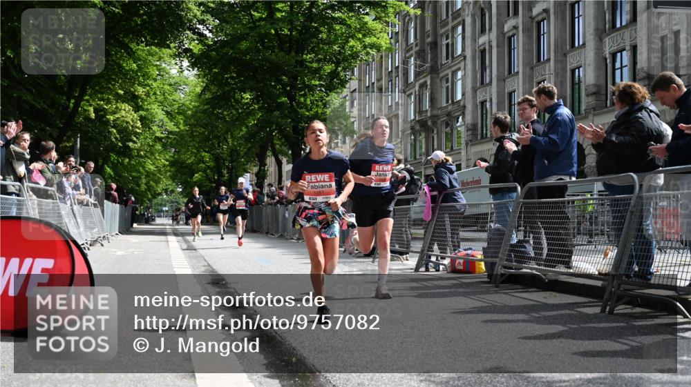 14.06.2026 - REWE Women's Run J. Mangold http://msf.ph/oto/9757082 14.06.2026 10:54:16 Ziel 5051, 5434, 5516, 5715, 10728 meine-sportfotos.de