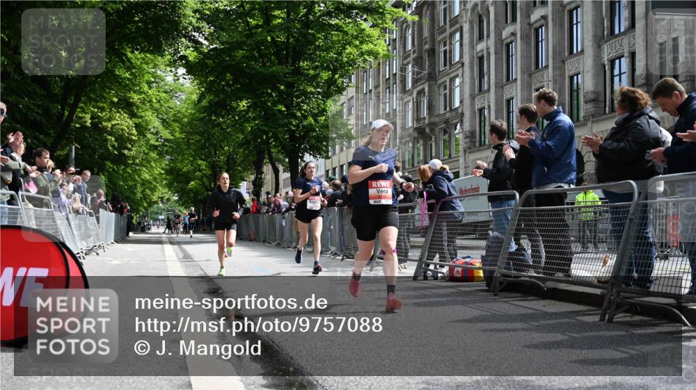 14.06.2026 - REWE Women's Run J. Mangold http://msf.ph/oto/9757088 14.06.2026 10:54:19 Ziel 5051, 5434, 5516, 5715, 10728 meine-sportfotos.de