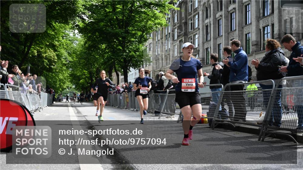 14.06.2026 - REWE Women's Run J. Mangold http://msf.ph/oto/9757094 14.06.2026 10:54:20 Ziel 5051, 5434, 5516, 5715, 10728 meine-sportfotos.de