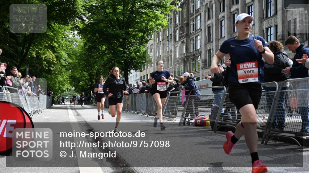 14.06.2026 - REWE Women's Run J. Mangold http://msf.ph/oto/9757098 14.06.2026 10:54:20 Ziel 5051, 5434, 5516, 5715, 10728 meine-sportfotos.de