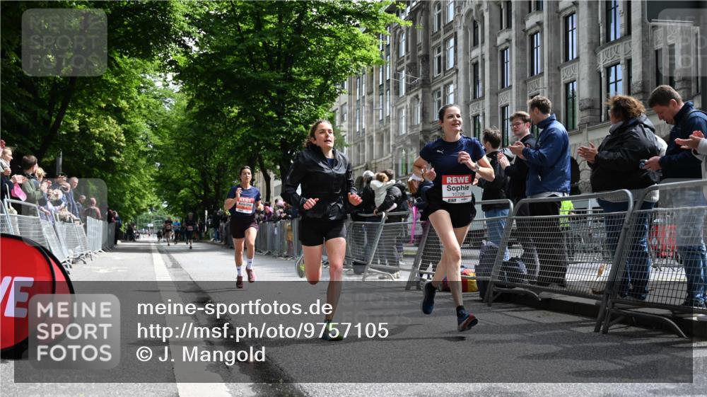 14.06.2026 - REWE Women's Run J. Mangold http://msf.ph/oto/9757105 14.06.2026 10:54:21 Ziel 5516, 5715, 10728 meine-sportfotos.de
