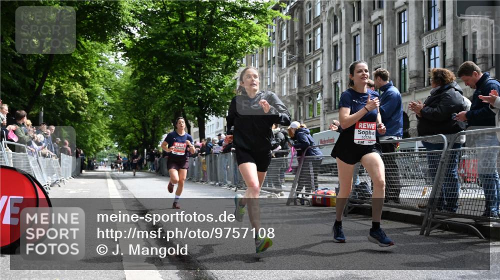 14.06.2026 - REWE Women's Run J. Mangold http://msf.ph/oto/9757108 14.06.2026 10:54:21 Ziel 5516, 5715, 10728 meine-sportfotos.de