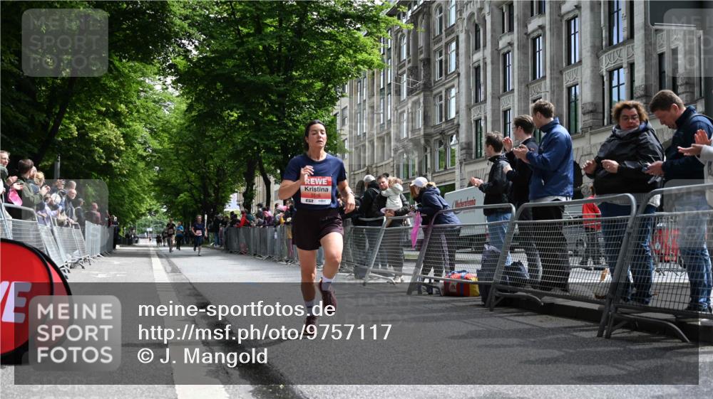 14.06.2026 - REWE Women's Run J. Mangold http://msf.ph/oto/9757117 14.06.2026 10:54:22 Ziel 5516, 5715, 10728 meine-sportfotos.de